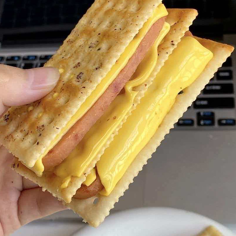 Kerupuk Soda Ham Truffle Hitam